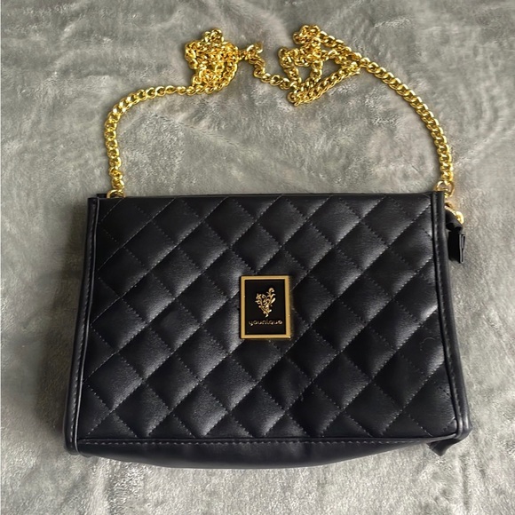 Younique Handbags - Younique Gold Chain Purse